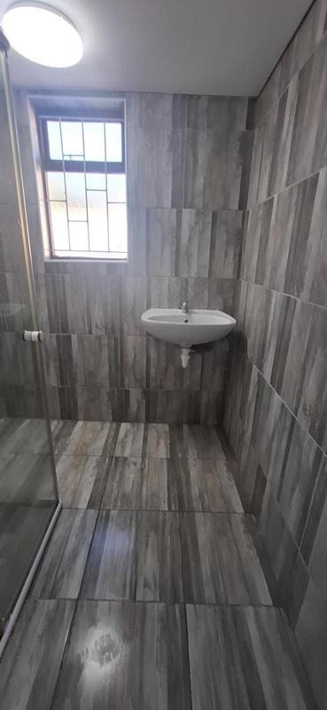 To Let 1 Bedroom Property for Rent in Goodwood Central Western Cape